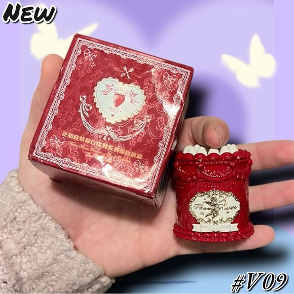 New Flower Knows Lipstick – Shade #V09 (Silk Red Velvet) - Picture 7 of 11